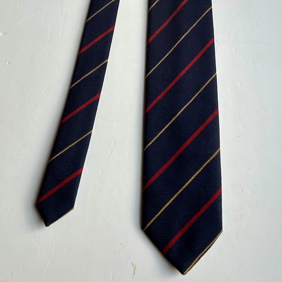 Harrods of London deep navy striped all wool tie made in England 🏴󠁧󠁢󠁥󠁮󠁧󠁿 - Picture 8 of 8